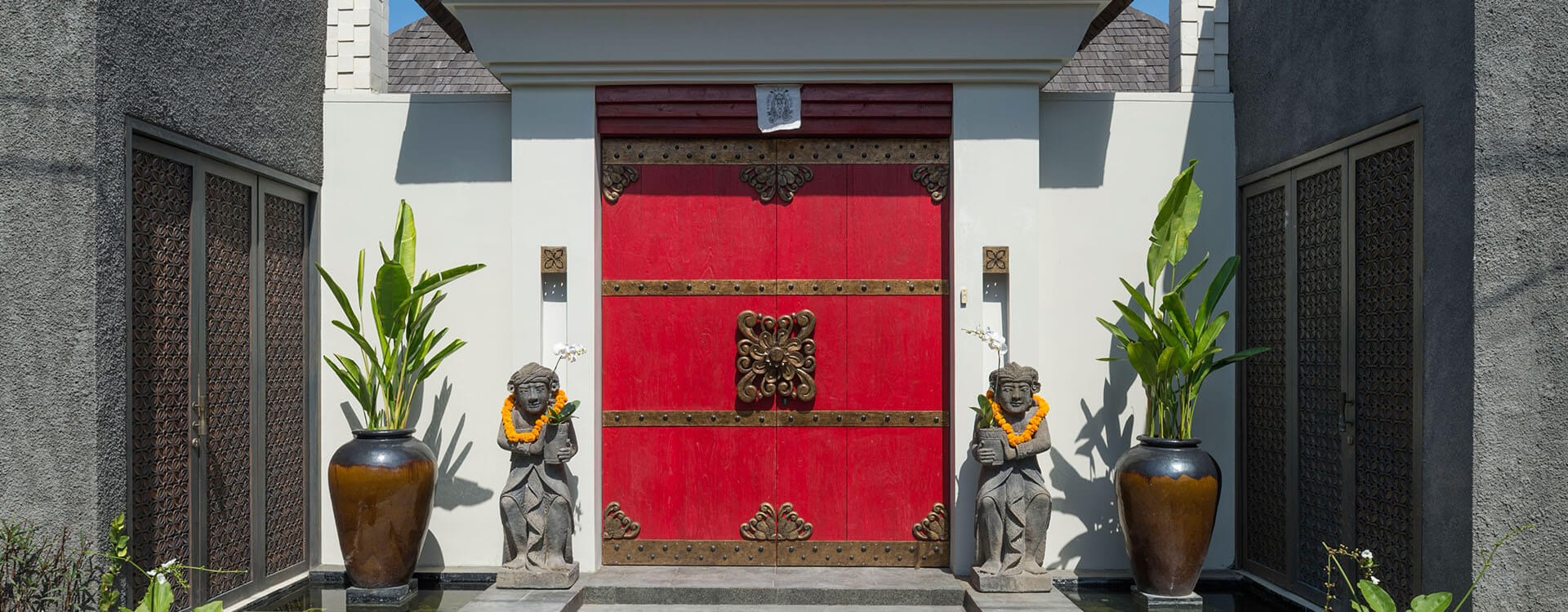 Des Indes II - Villa entrance